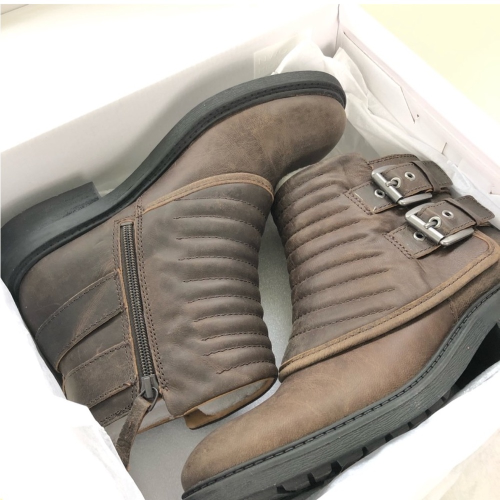 Nine West Gingham Boots Retired
Style HTF